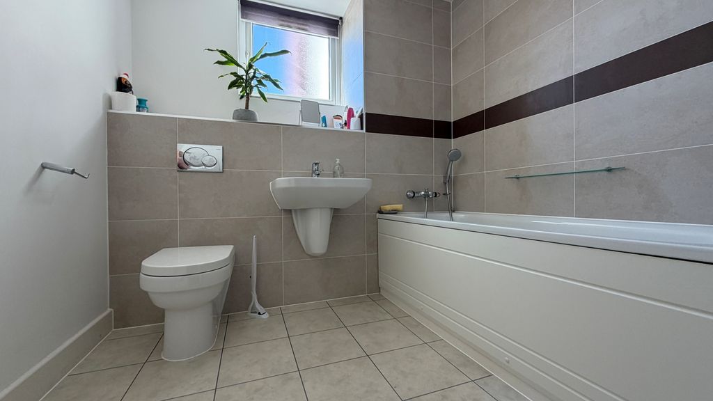 Additional image 6 of 2 bed flat to rentNewfoundland Way, Bristol BS20