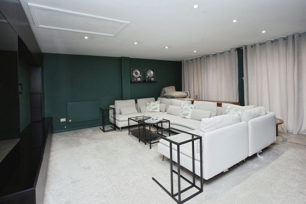 Additional image 31 of 5 bed detached house for saleMons Close, Newport NP20