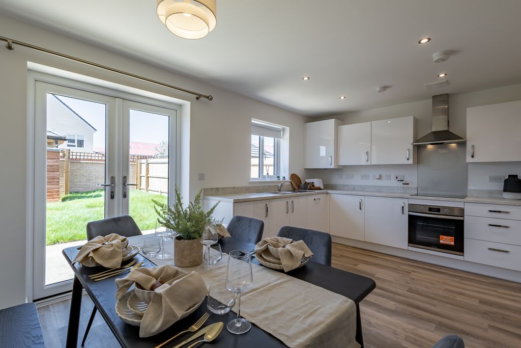 4 bed terraced house to rentLeaf Living At Stamford Gardens, Monarch Terrace PE9, 2Fs