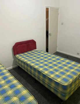 Douglas Road, Birmingham B21, Room to rent