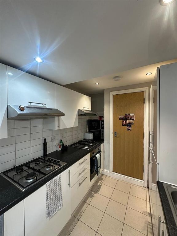 Additional image 5 of 7 bed property to rentHirwain Street, Cathays, Cardiff CF24