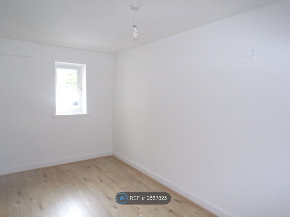 Additional image 8 of 2 bed flat to rentChester Road, Neston CH64