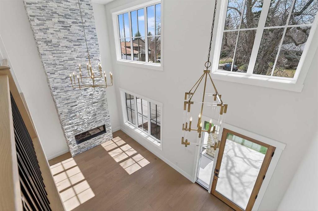 Additional image 3 of 88 Woodlark Drive SW, Calgary, AB, T3C 4H5
