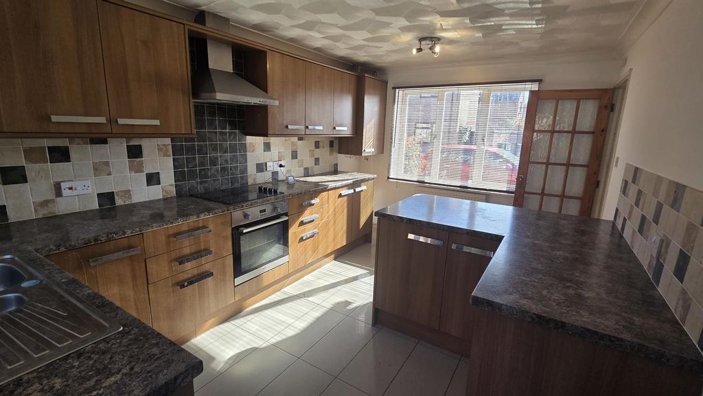 Additional image 5 of 3 bed semi-detached house for saleWycliffe Grove, Peterborough PE4