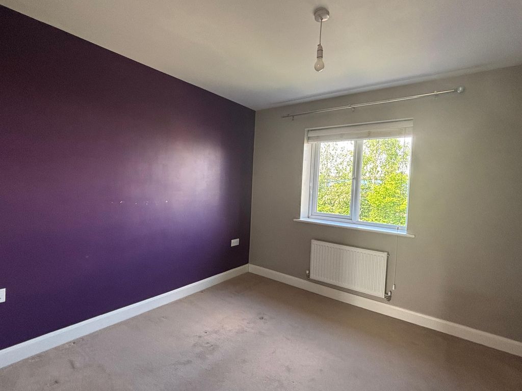 Additional image 7 of 3 bed semi-detached house to rentWheatcroft Way, Swindon SN1