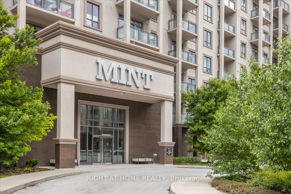 301-2490 Old Bronte Road, Oakville, ON, L6M 0Y5
