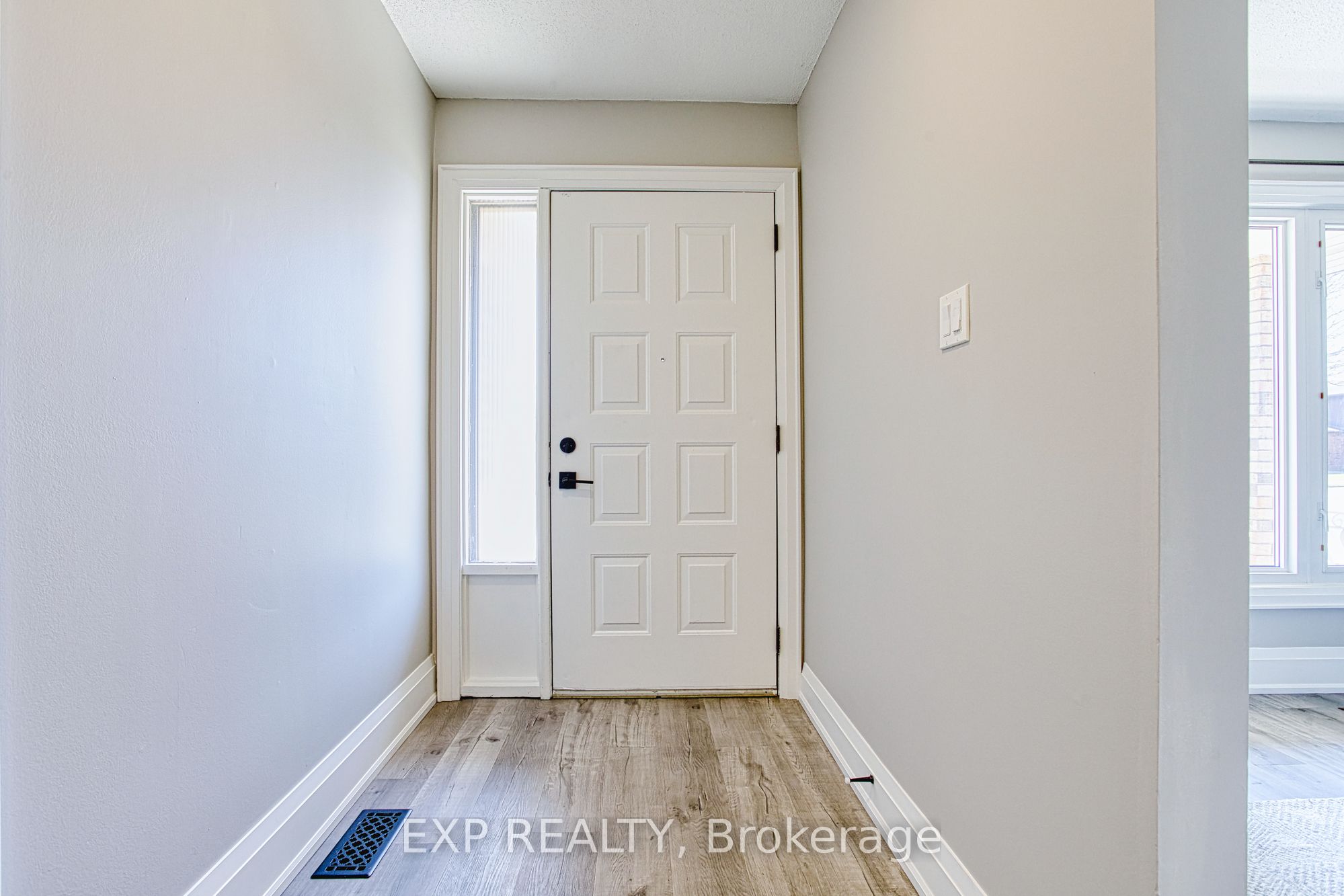 Additional image 4 of 4 Colgate Court, Hamilton, ON, L9C 6Z6