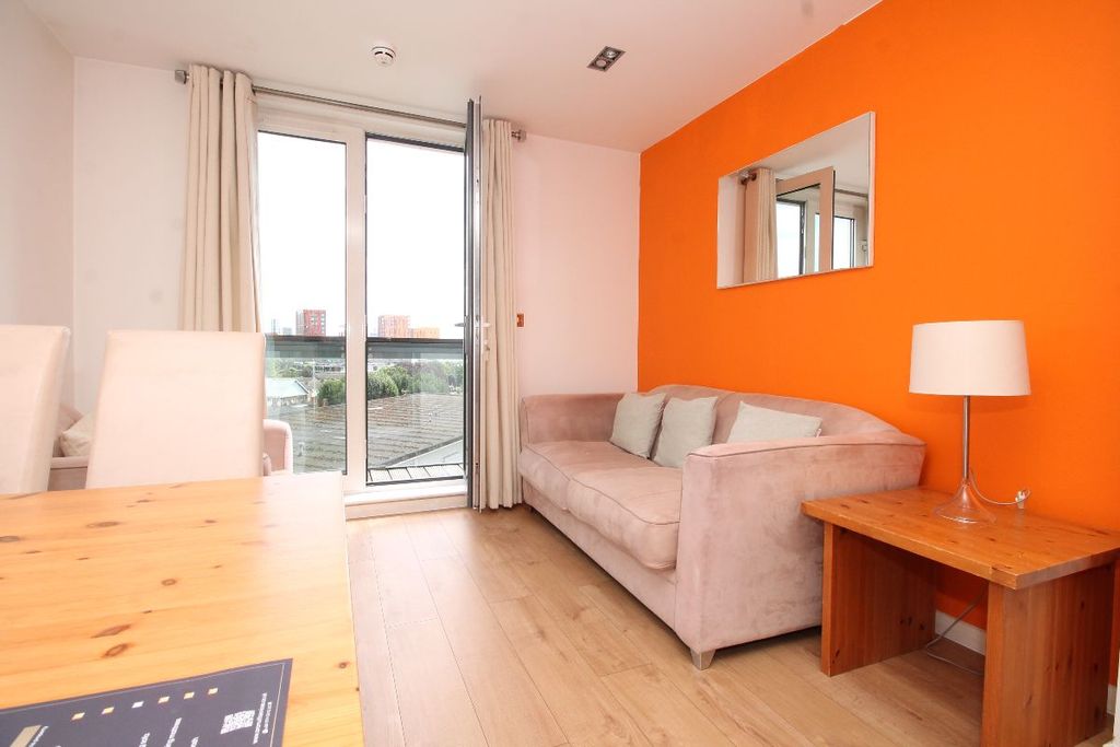 Additional image 2 of 1 bed flat to rentCity Tower, Limeharbour, Canary Wharf E14