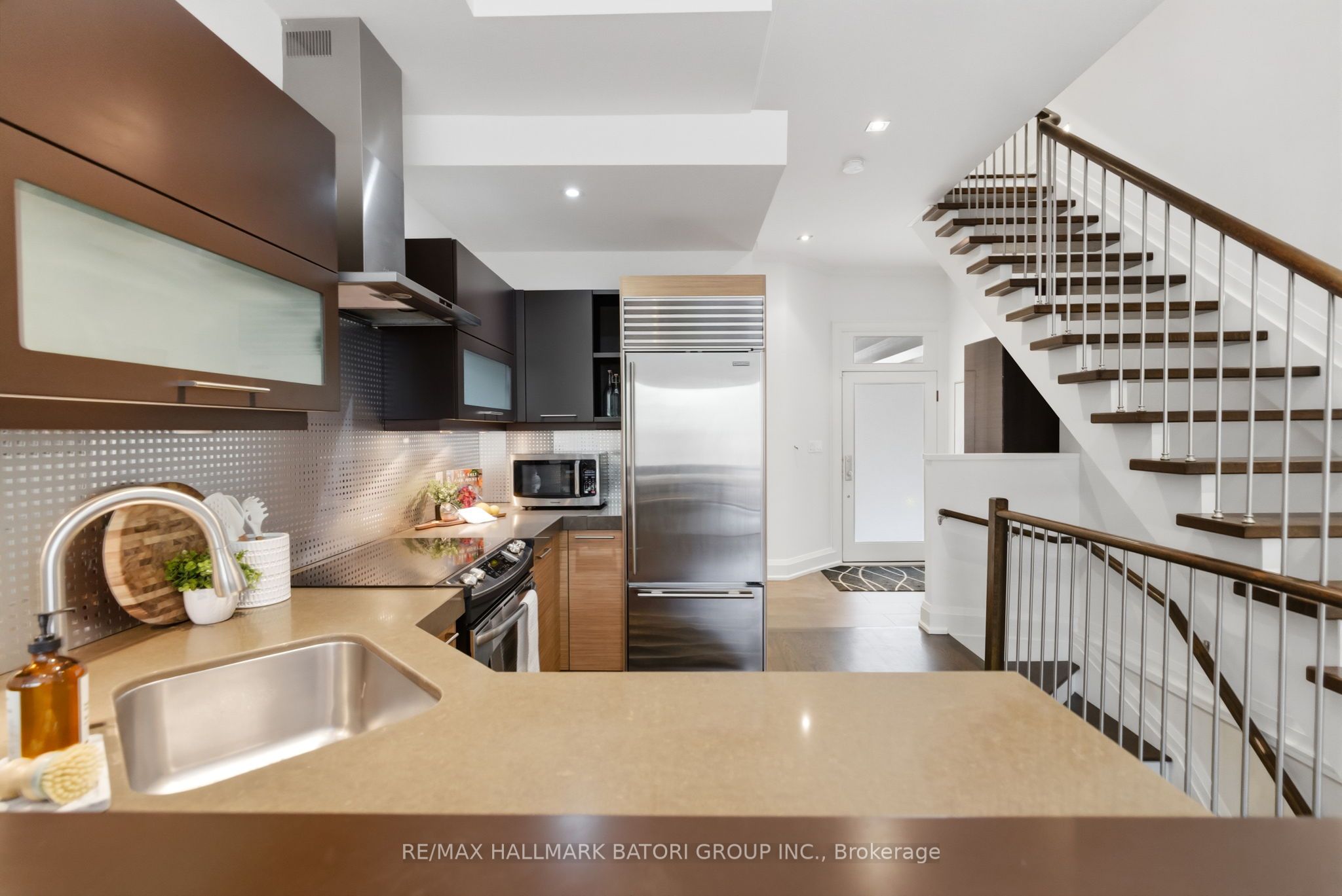 Additional image 3 of 24A Oxton Avenue, Toronto, ON, M5P 1L9