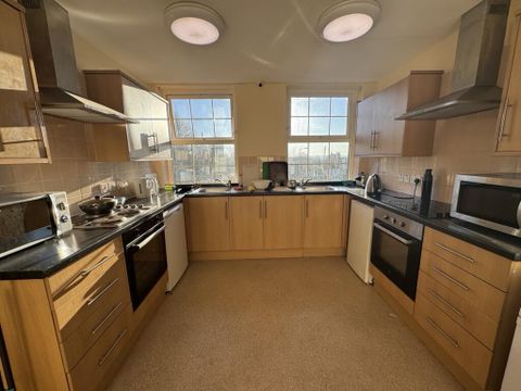 Upper Warwick Street, Liverpool L8, Room to rent