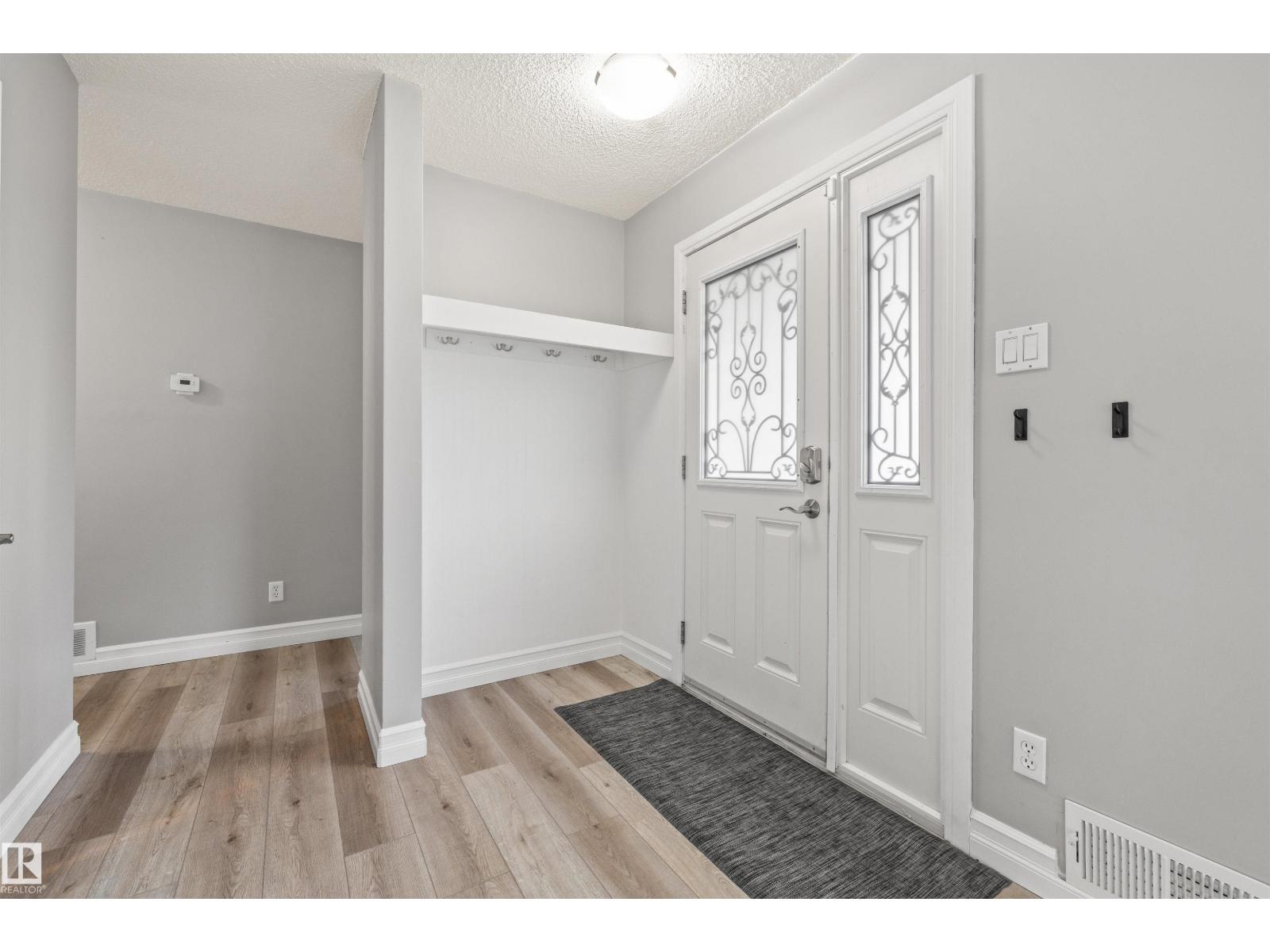 Additional image 3 of 7927 71 Avenue NW, Edmonton, AB, T6C0B1