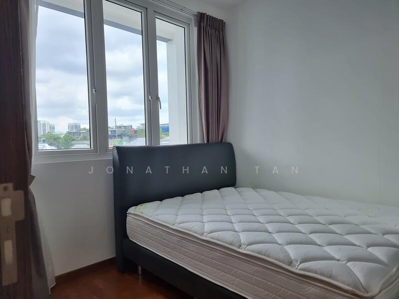 279 Thomson Road photo 5