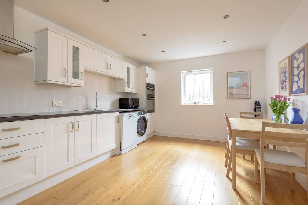 2 bed flat for sale3 The Courtyard, Easter Broomhouse Steading, Dunbar EH42 photo 5