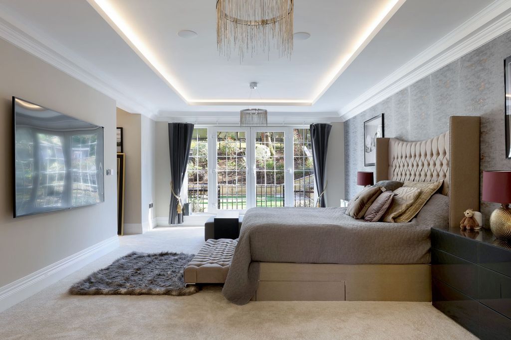 Additional image 18 of 6 bed detached house for saleValley Way, Gerrards Cross SL9