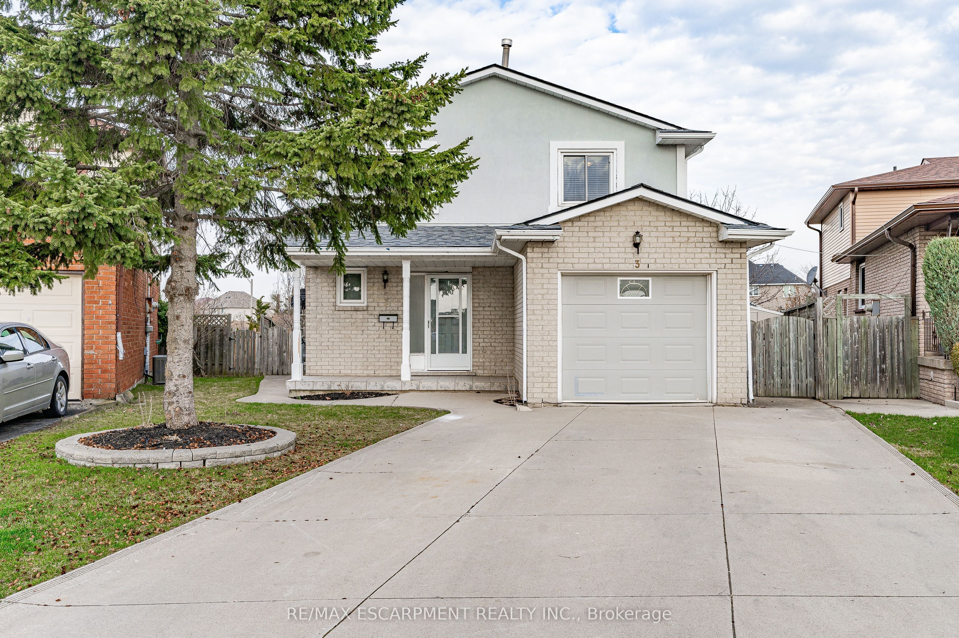 3 Benemar Court, Hamilton, ON, L8W 2R1