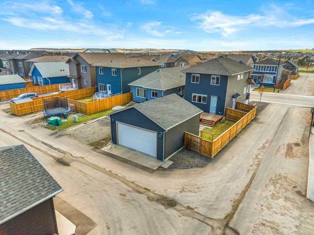 Additional image 4 of 8 Bergamot Street, Okotoks, AB, T1S 5R9