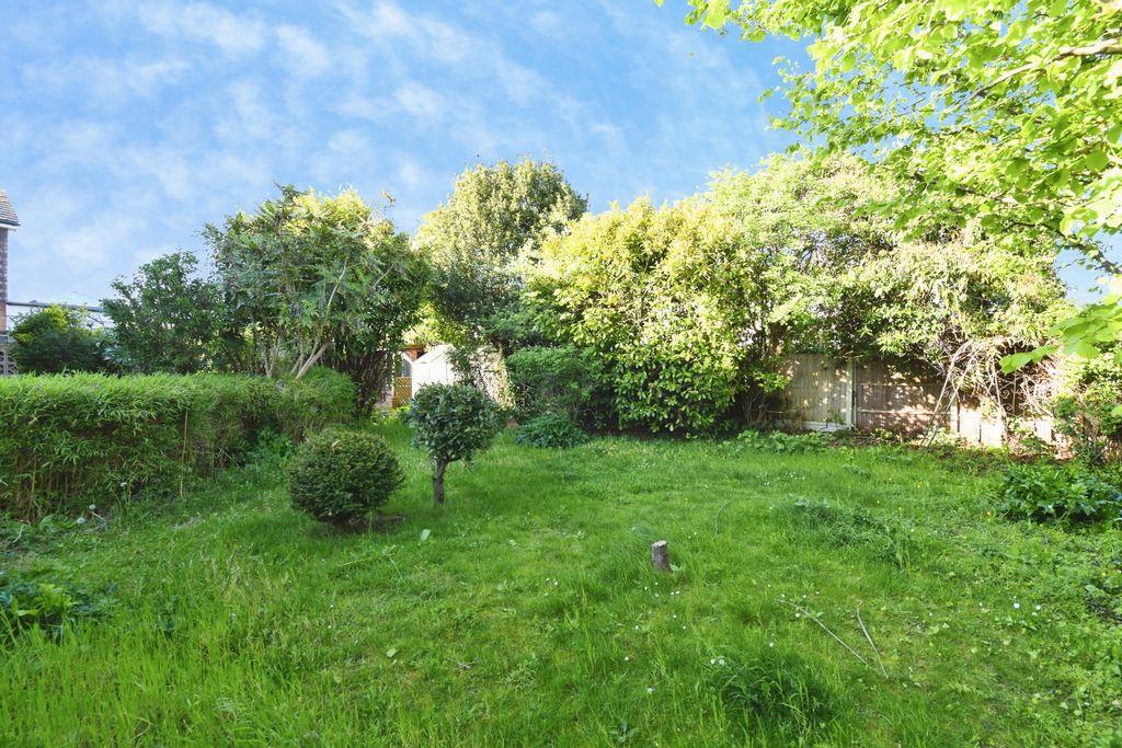Additional image 18 of 4 bed detached house for saleBranksome Close, Stanford-Le-Hope SS17