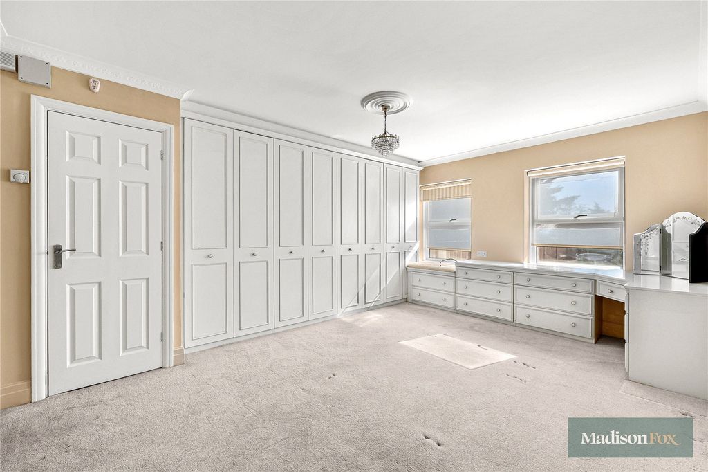 Additional image 17 of 3 bed flat for saleManor Road, Chigwell, Essex IG7