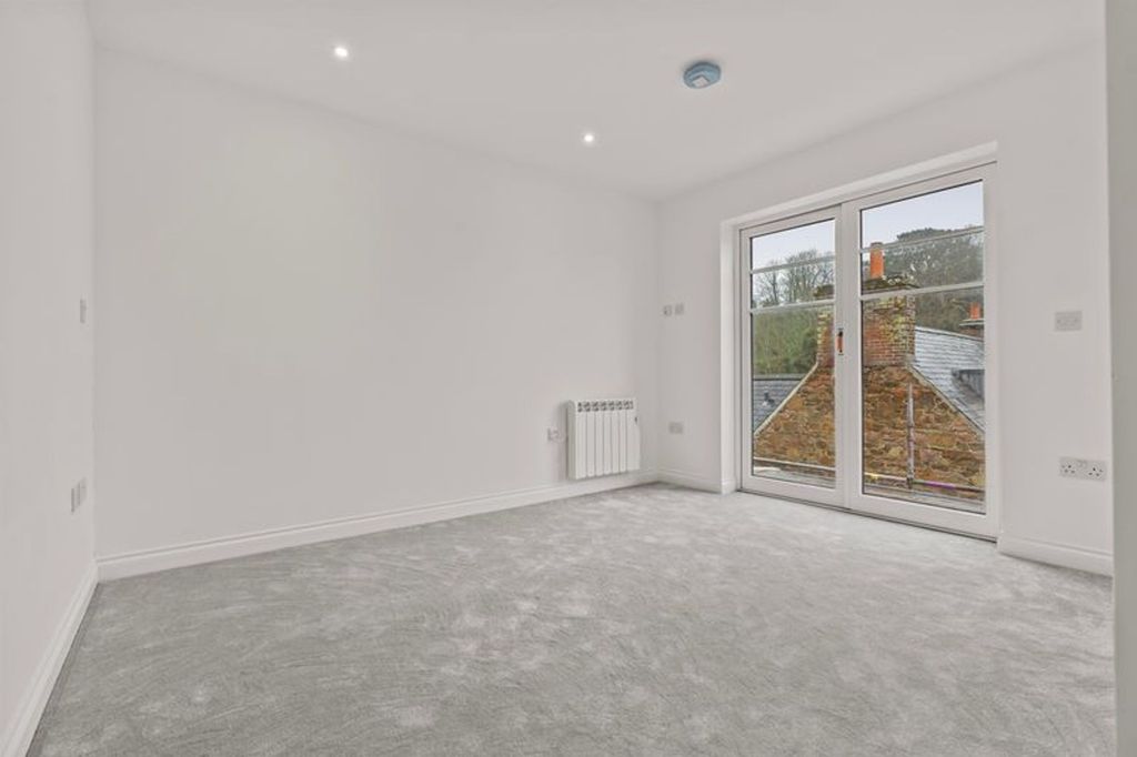 Additional image 9 of 3 bed flat to rent10 Cranworth Mews, St Helier JE2