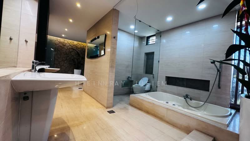 Bukit Timah Road/ Brizay Park/ Holland Village photo 5