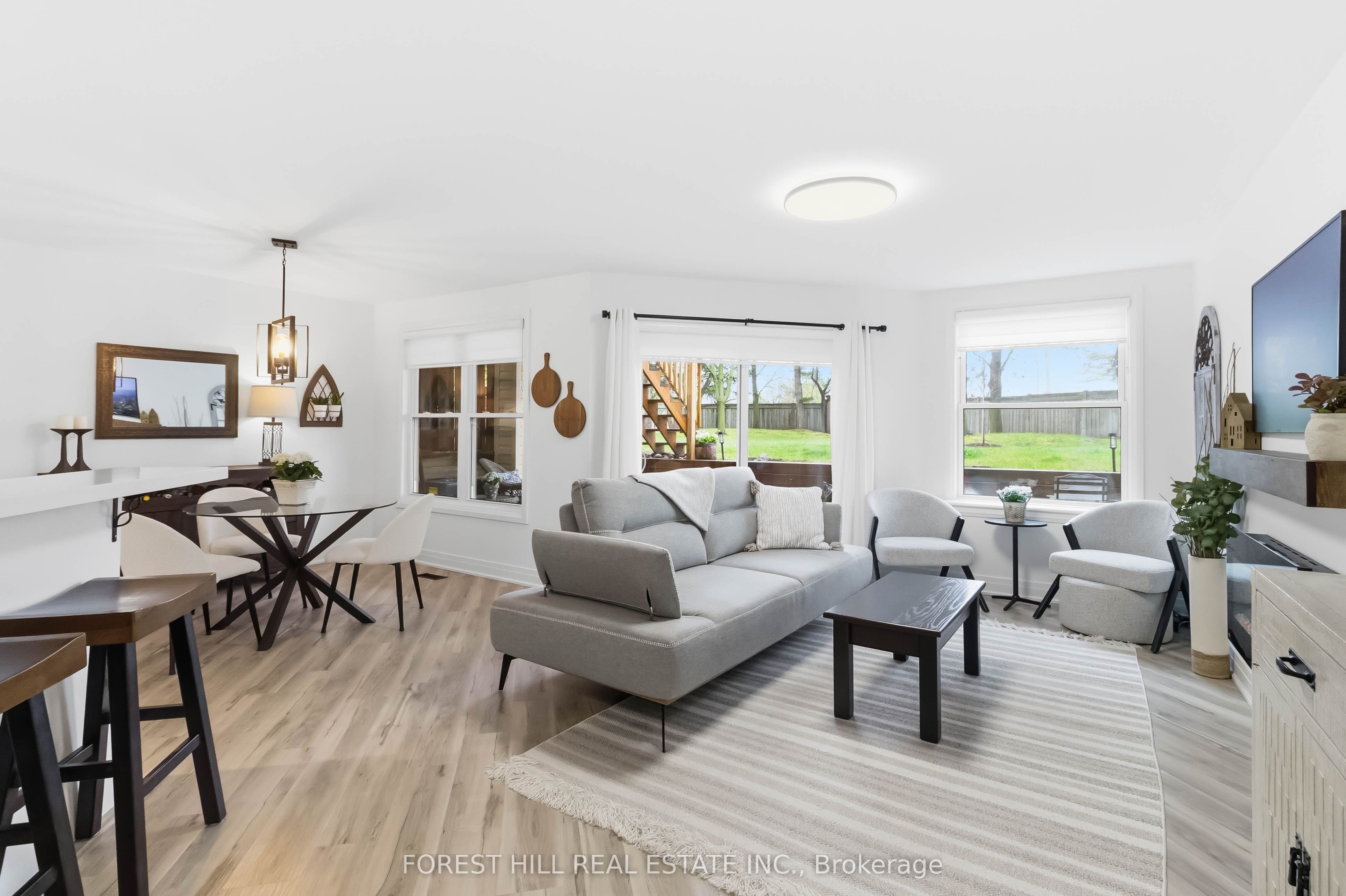 109-1220 Thorpe Road, Burlington, ON, L7S 2H3