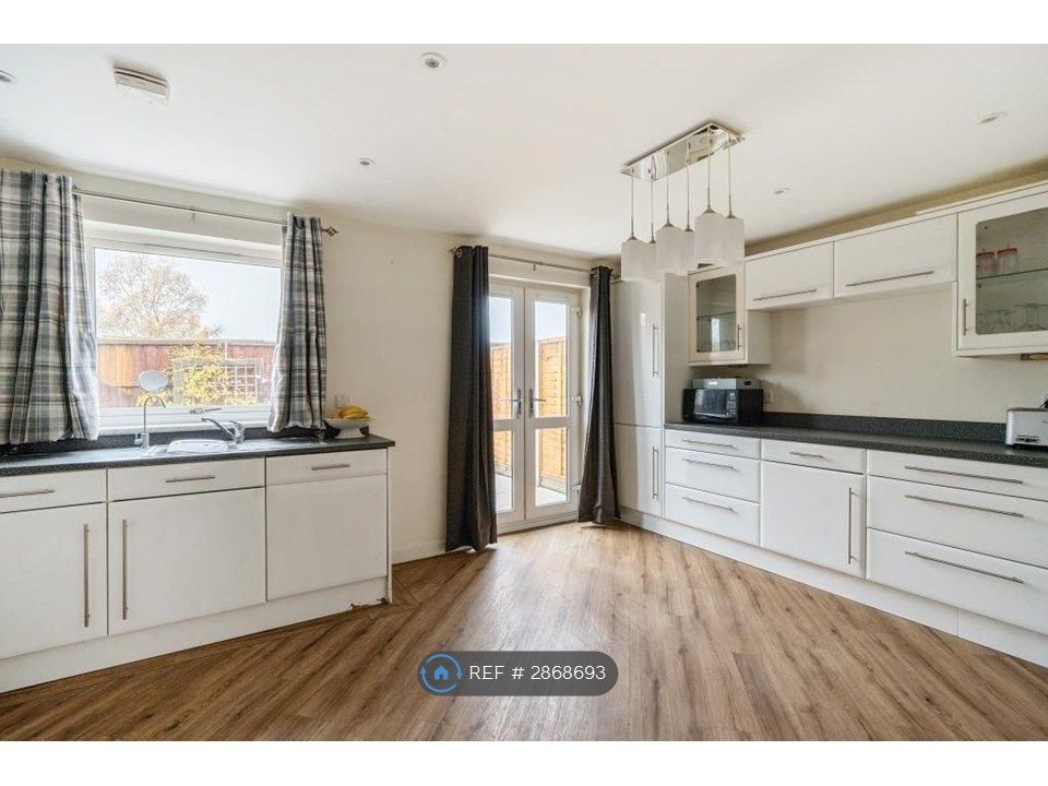 Additional image 2 of 4 bed terraced house to rentFaircross Court, Thatcham RG18