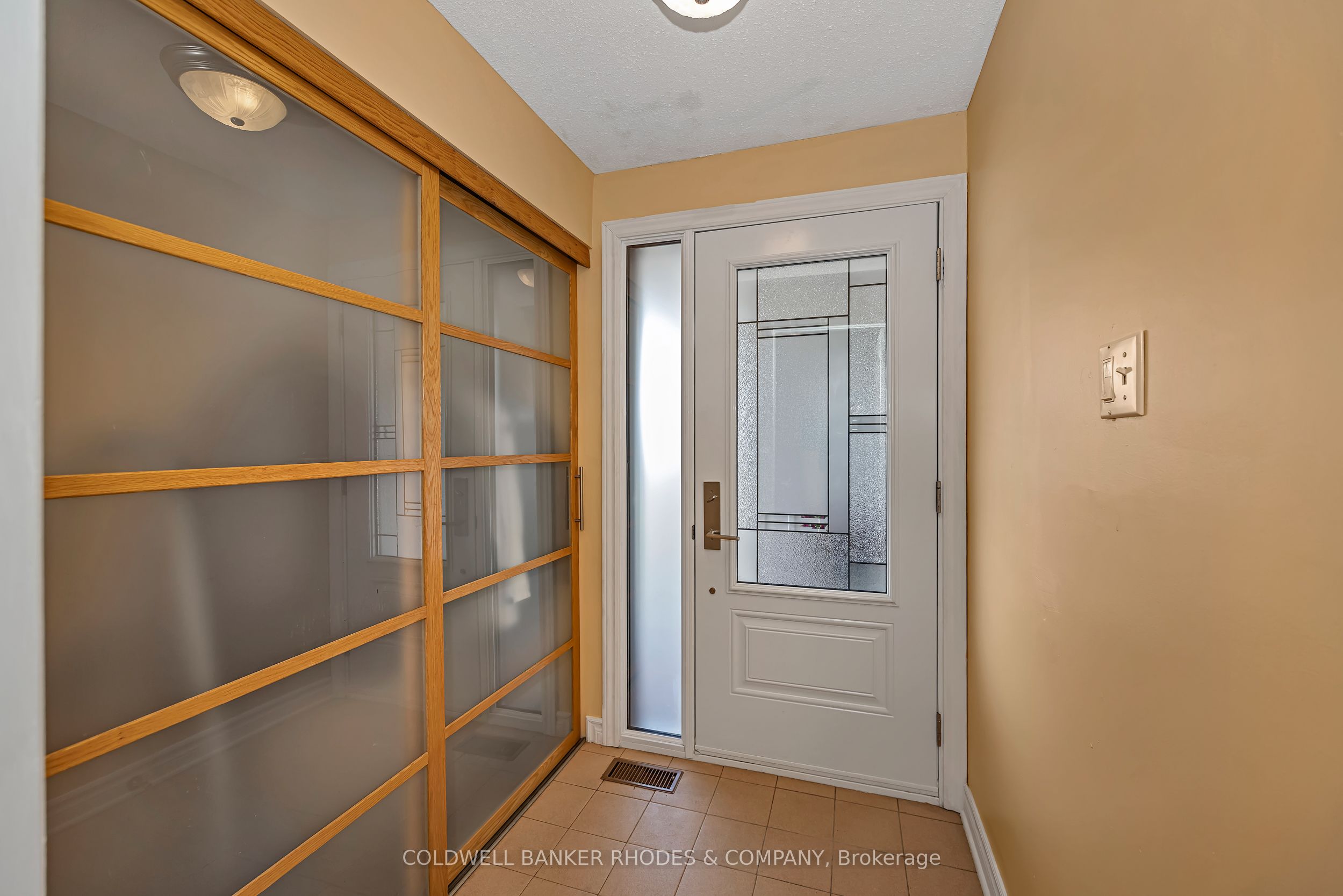 Additional image 3 of 2047 Woodglen Crescent, Ottawa, ON, K1J 6G6