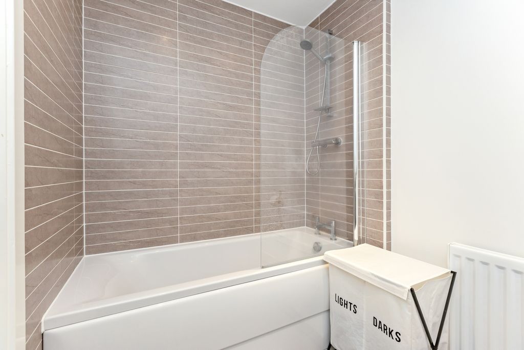 Additional image 10 of 2 bed flat for sale21/8 Muirhouse Parkway, Muirhouse, Edinburgh EH4