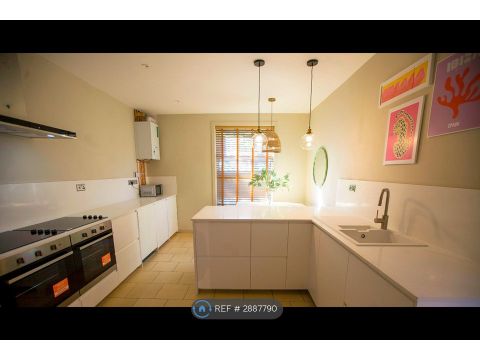 Mauldeth Road West, Withington, Manchester M20, Room to rent