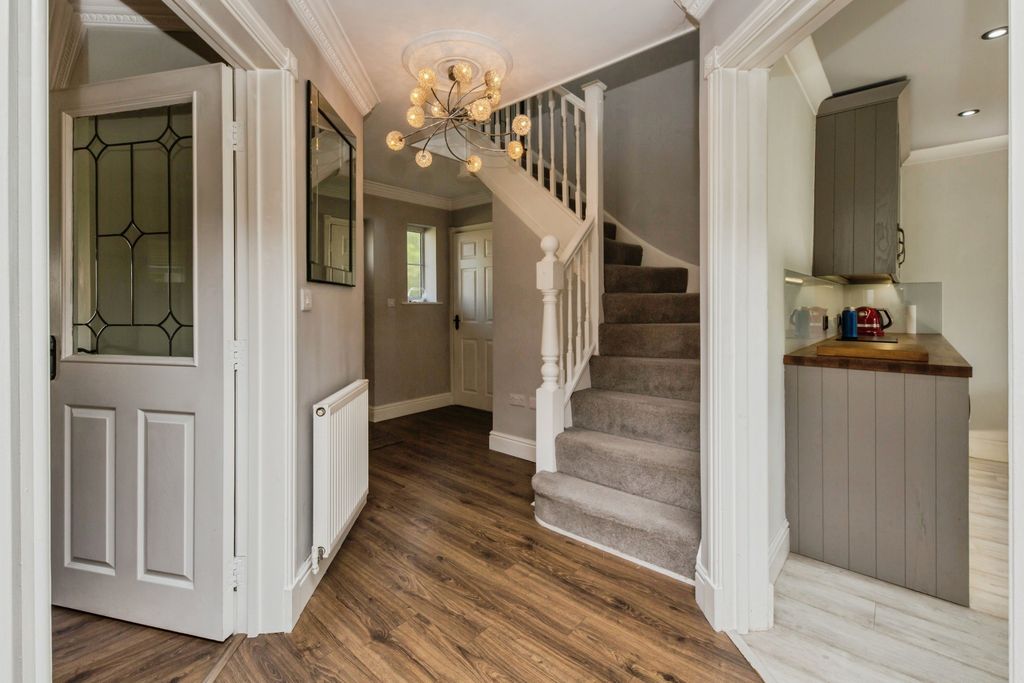 Additional image 5 of 4 bed detached house for saleOakdale Close, Wychwood Park, Weston, Crewe CW2