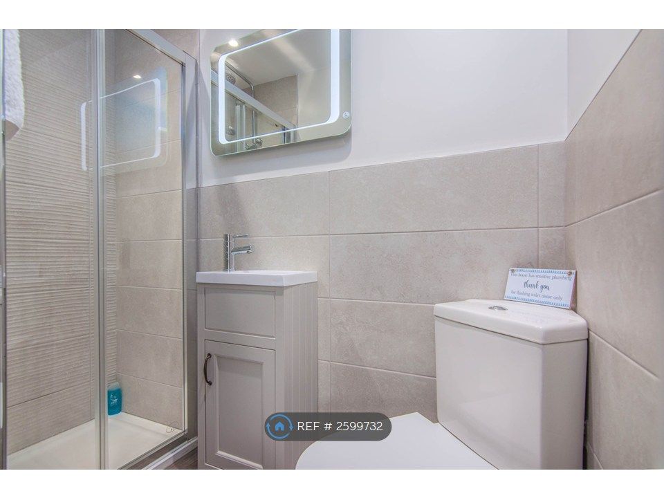 Additional image 3 of 3 bed flat to rentPriory Road, High Wycombe HP13