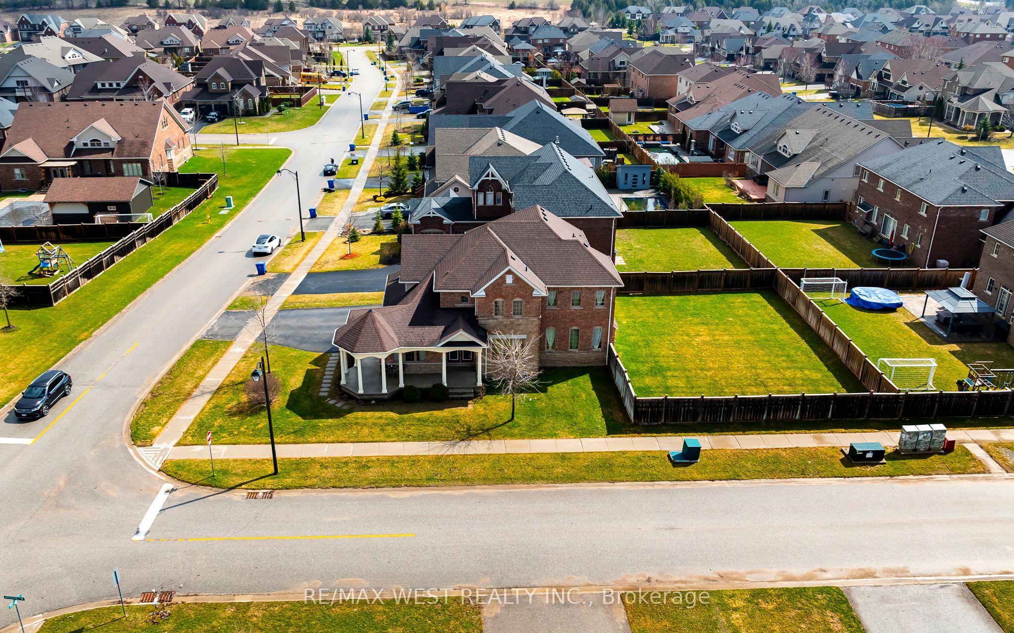 Additional image 2 of 10 Stonegate Avenue, Mono, ON, L9W 5K6