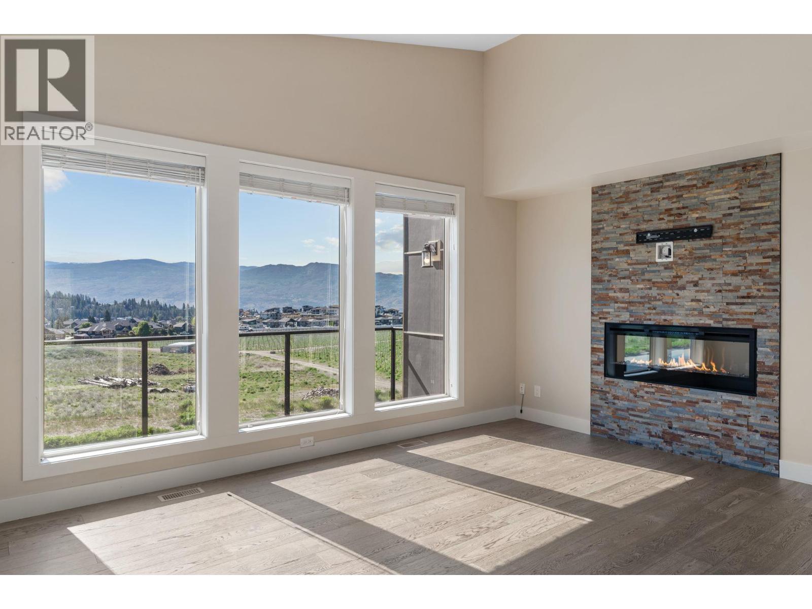 Additional image 4 of 2604 Paramount Drive, West Kelowna, BC, V4T3M6