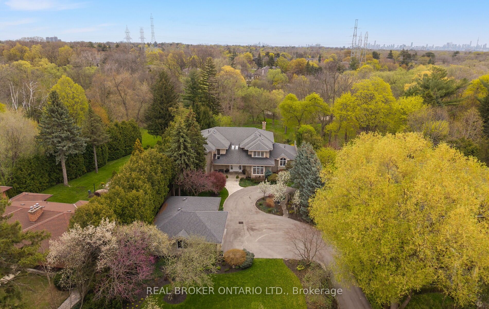 37 Lorraine Gardens, Toronto, ON, M9B 4Z5