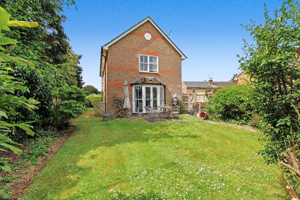 Additional image 10 of 3 bed detached house to rentBrisson Close, West End, Esher KT10