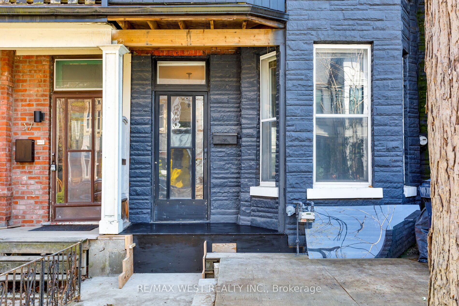 Additional image 2 of 39 Noble Street, Toronto, ON, M6K 2C7
