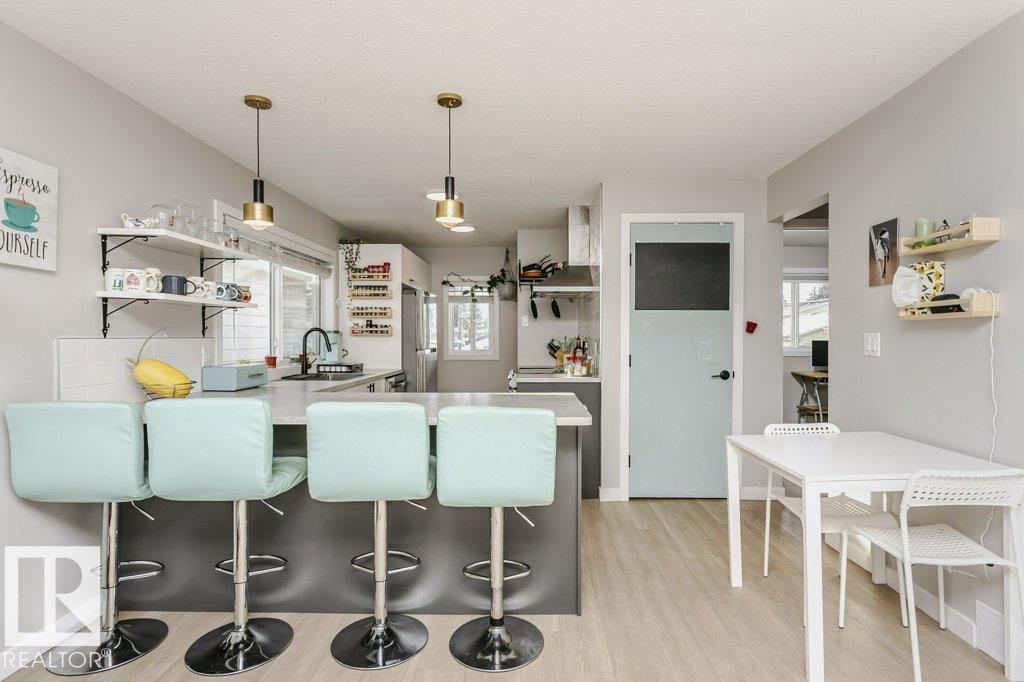 9020 152 Street NW, Edmonton, AB, T5R1M3