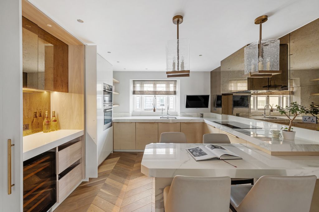 Additional image 5 of 3 bed flat to rentEaton Place, Belgravia SW1X
