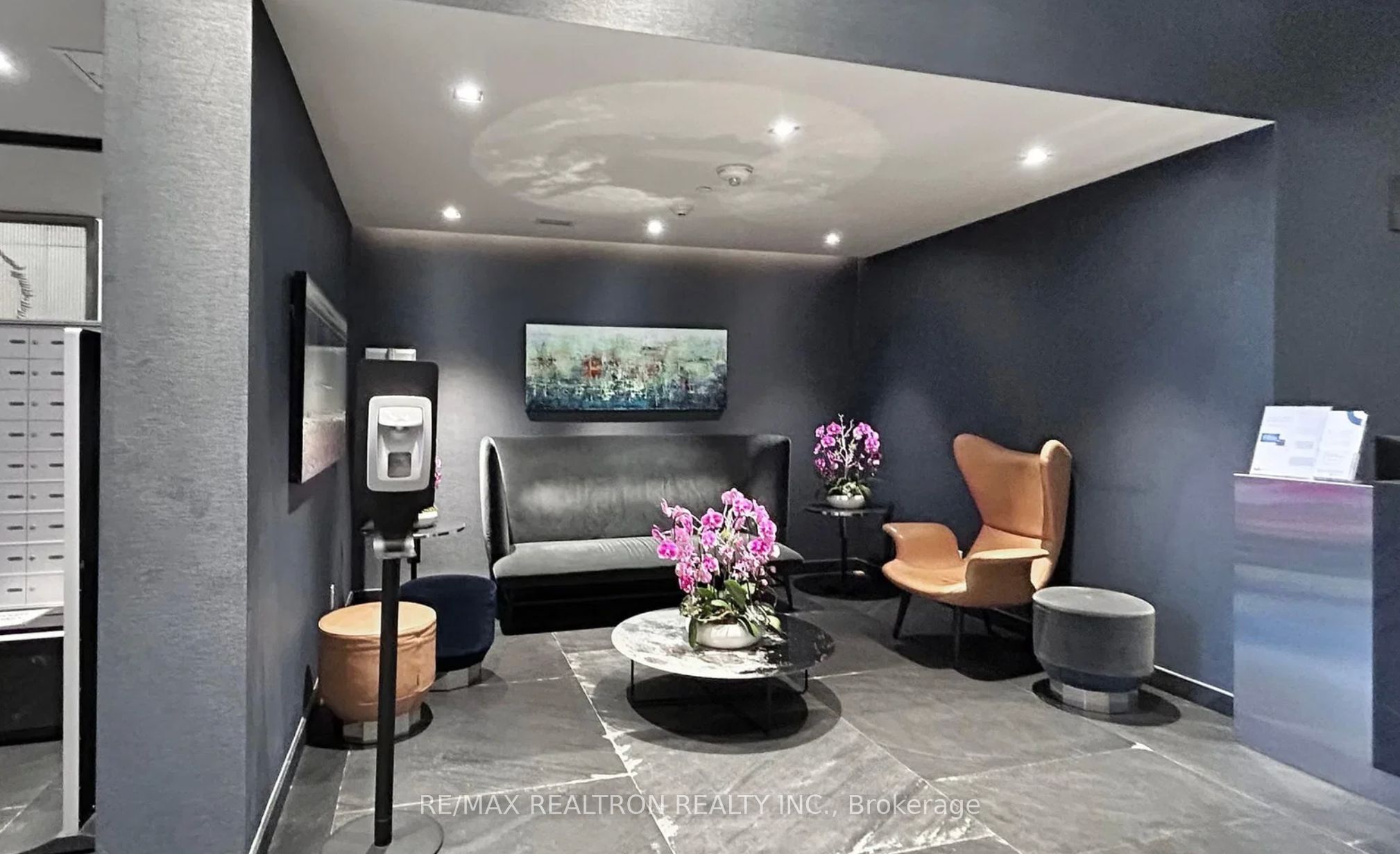 Additional image 4 of 909-28 Wellesley Street E, Toronto, ON, M4Y 0C4