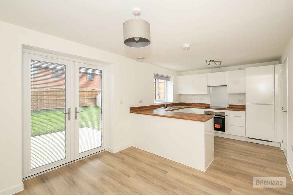 Additional image 2 of 4 bed property to rentStonemason Way, Peterborough PE4