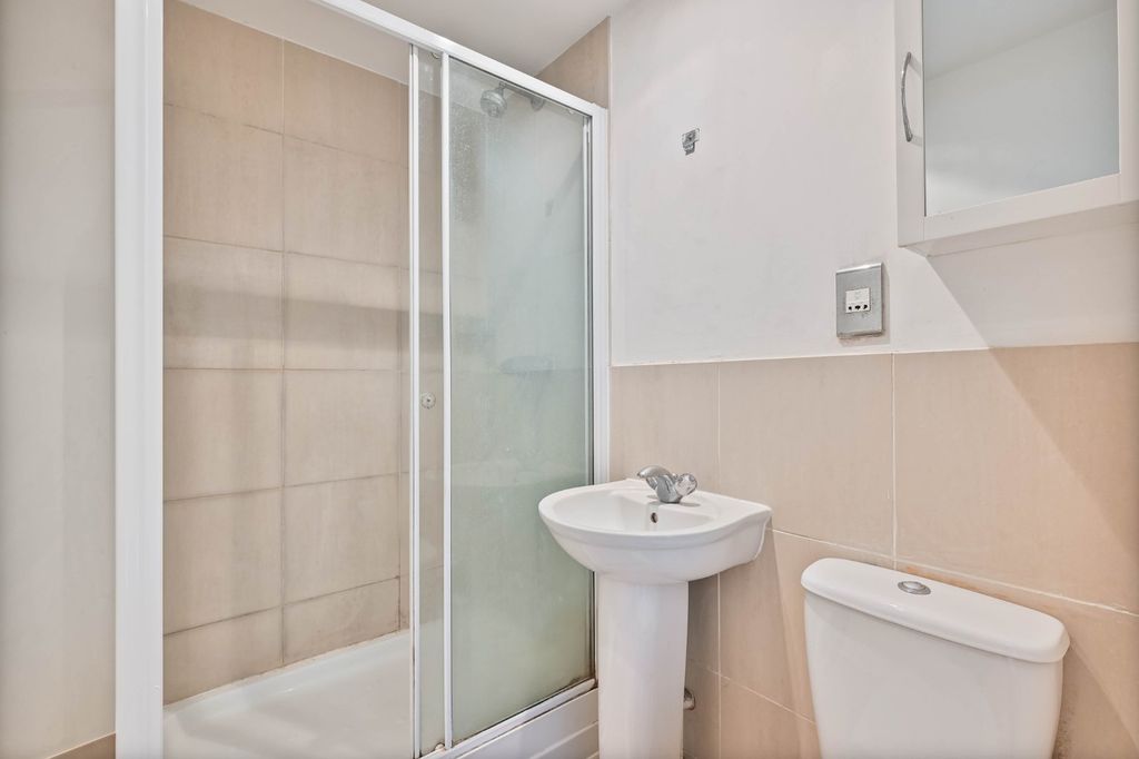 Additional image 8 of 2 bed flat for saleBootham Place, York YO30
