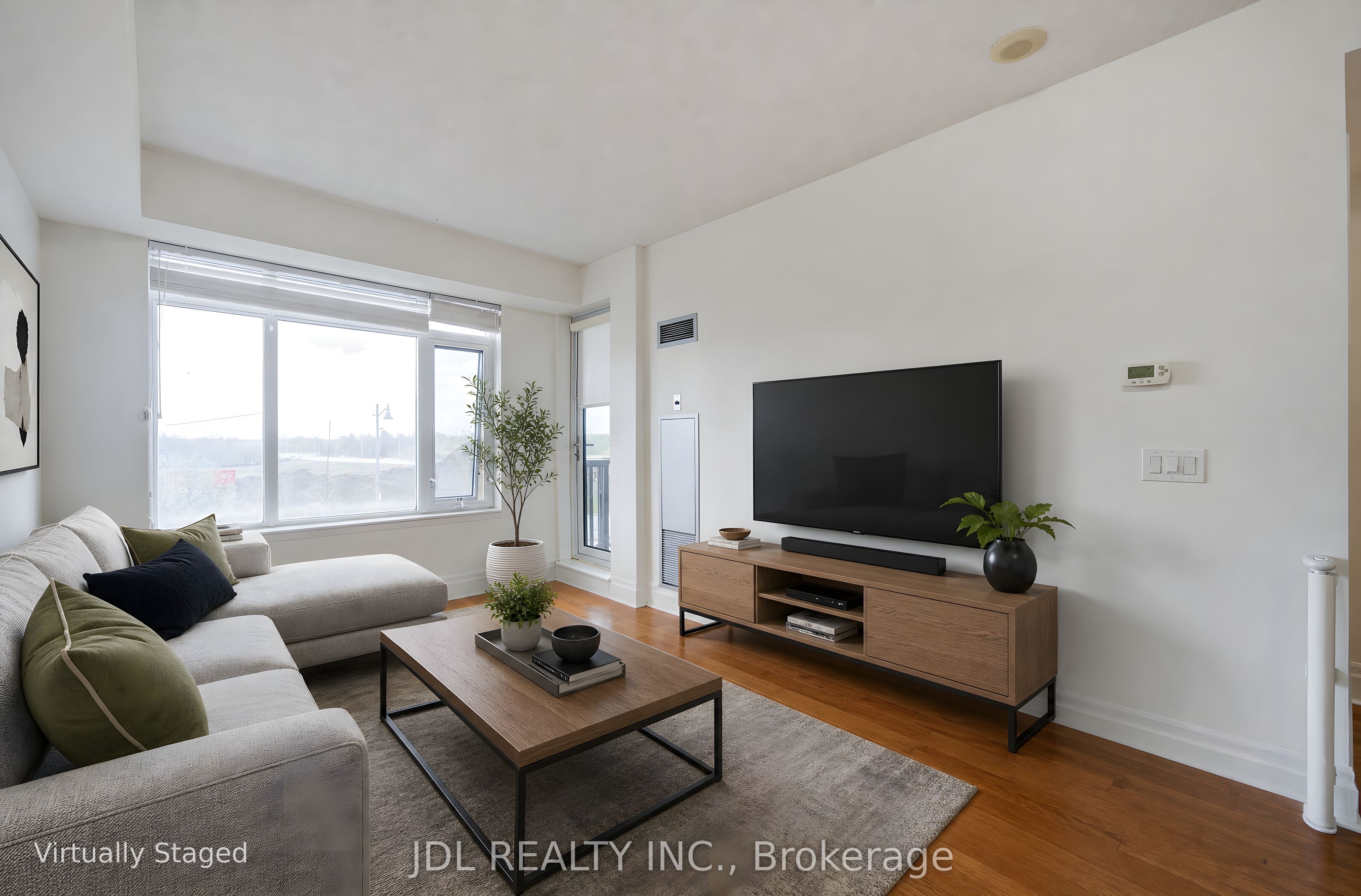 214-111 Upper Duke Crescent, Markham, ON, L6G 0C8