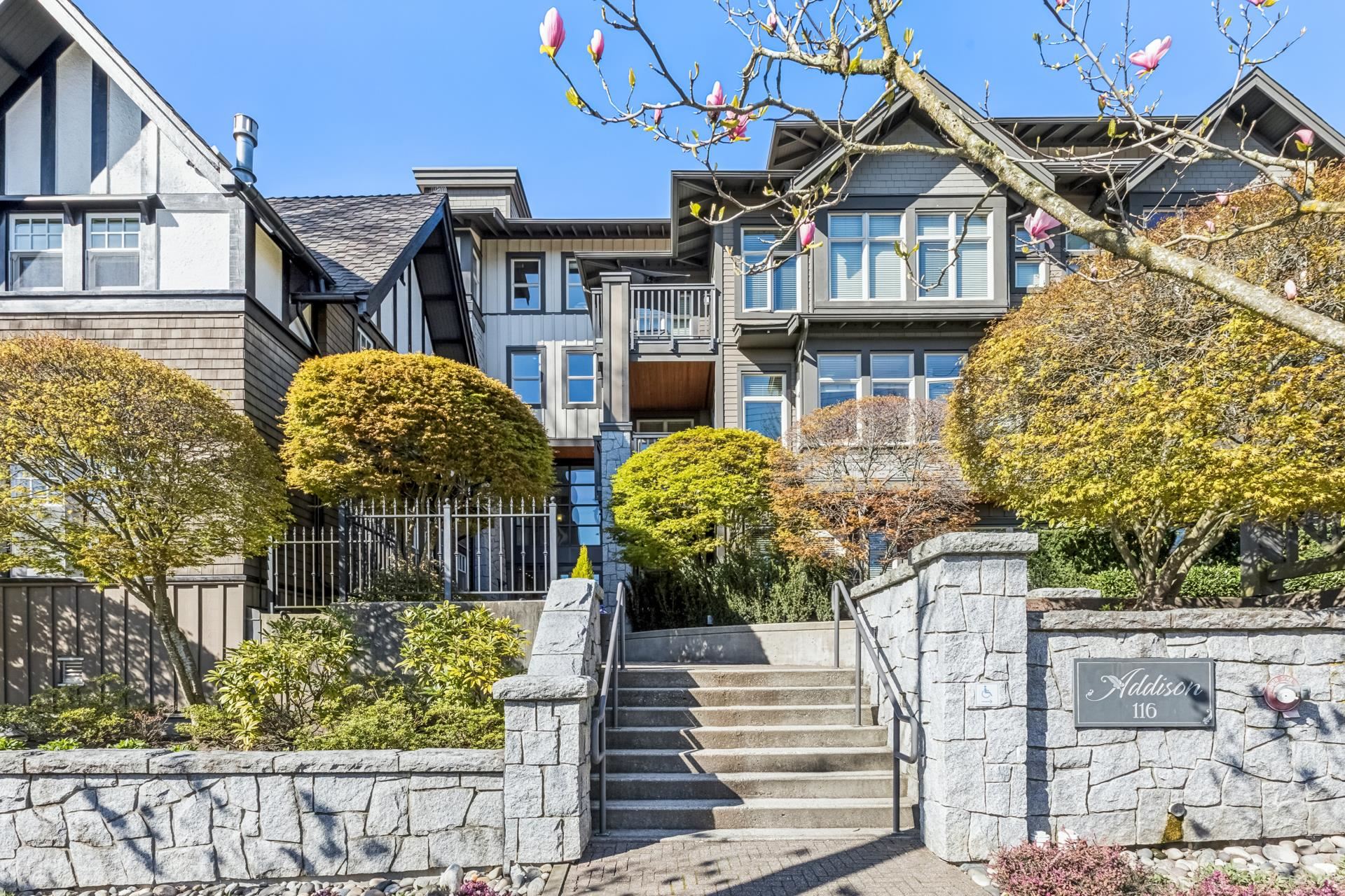 303-116 23rd Street W, North Vancouver, BC, V7M 2A9