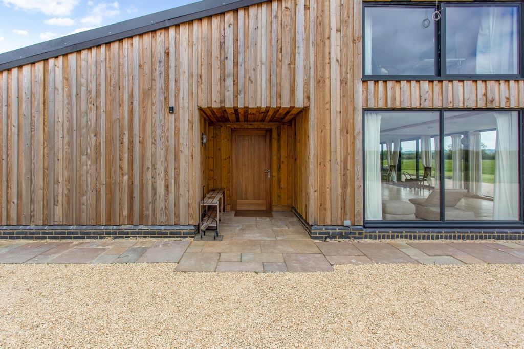 Additional image 16 of 5 bed barn conversion to rentEast Challow, Wantage OX12