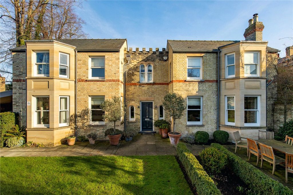 6 bed detached house to rentBrunswick Gardens, Cambridge CB5