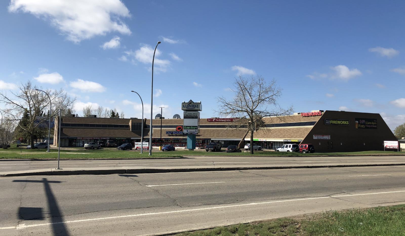 11062,-11062 156 Street NW, Edmonton, AB, T5P4M8