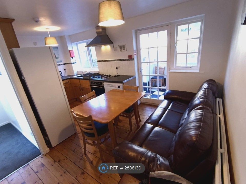 Additional image 2 of 5 bed semi-detached house to rentPengarth Rise, Falmouth TR11