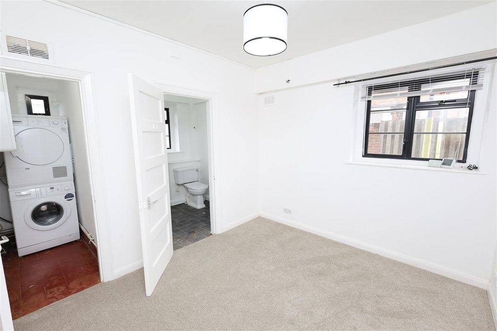 Additional image 8 of 1 bed flat to rentPembroke Road, Sevenoaks TN13
