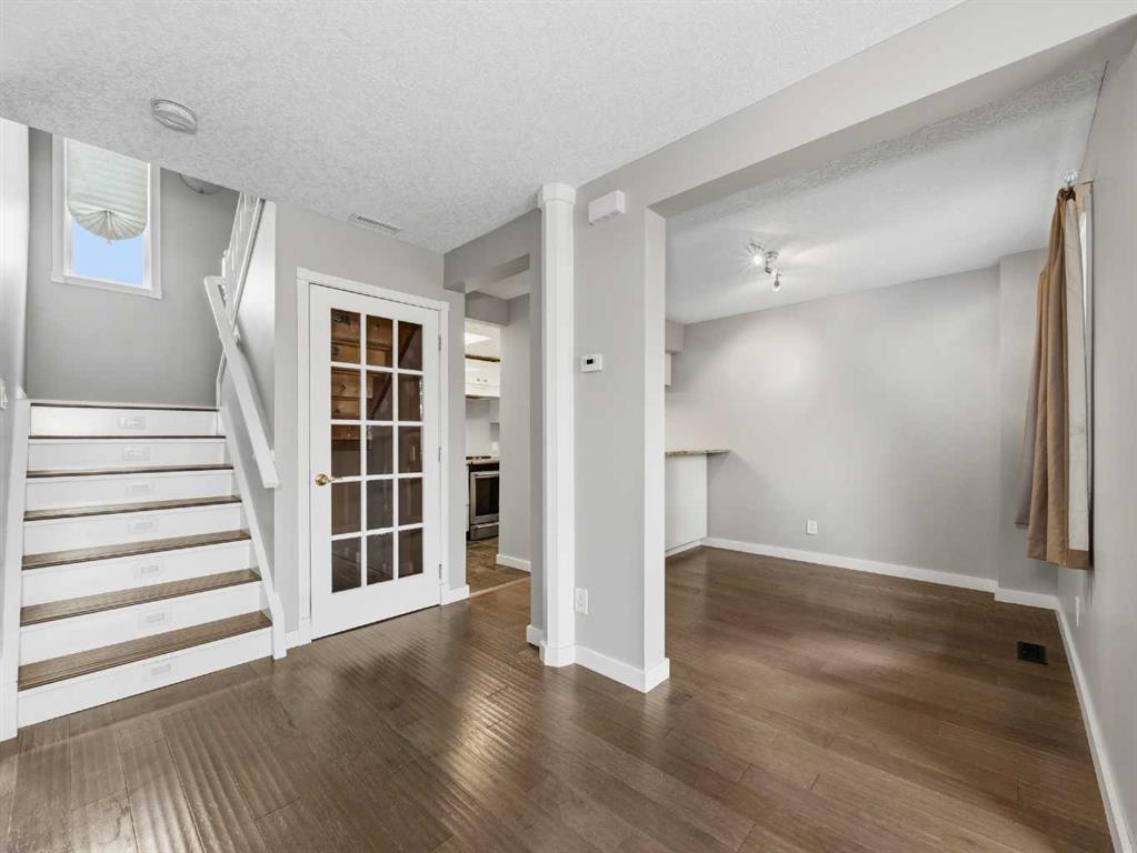 Additional image 3 of 202-829 Coach Bluff Crescent SW, Calgary, AB, T3H 1B1
