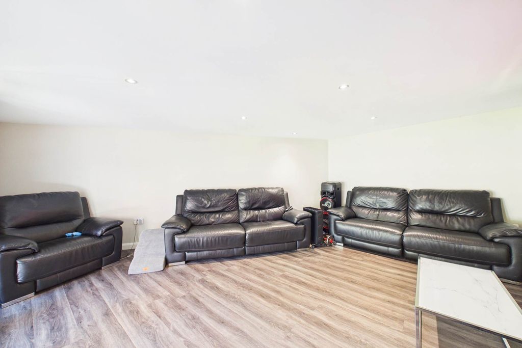 Additional image 38 of 5 bed detached house for saleDarwin Avenue, Motherwell ML1